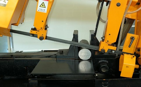 大悟数控带锯床自动送料精度会出现偏差吗？